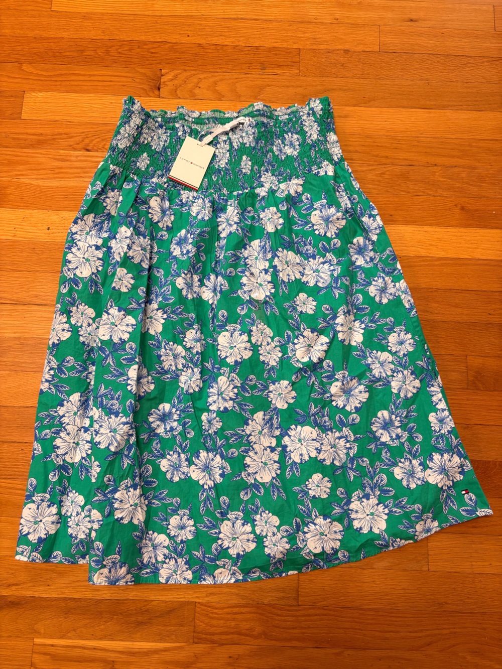 NWT Tommy Hilfiger 100% cotton green floral skirt